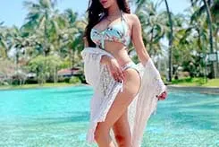 Kirti showing us her deep clevage here